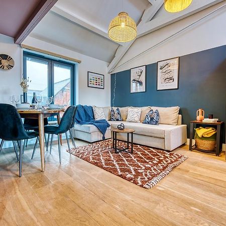Ashcroft Loft By Timeless Stays - Stunning 3 Bedroom, 2 Bathrooms, Charming Central Apartment Featuring A Balcony Cirencester Kültér fotó
