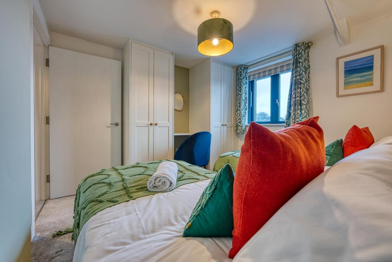 Ashcroft Loft By Timeless Stays - Stunning 3 Bedroom, 2 Bathrooms, Charming Central Apartment Featuring A Balcony Cirencester Kültér fotó