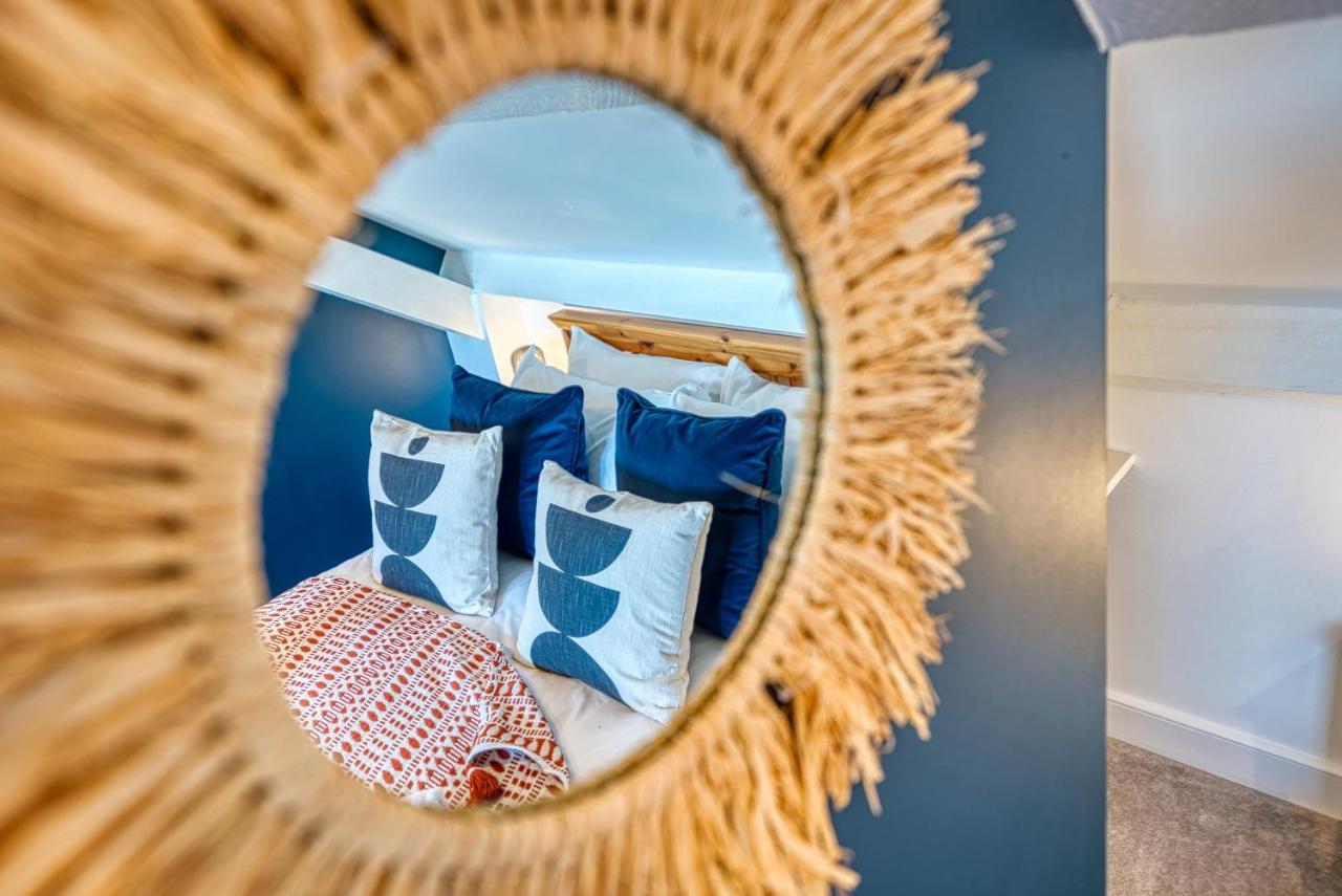 Ashcroft Loft By Timeless Stays - Stunning 3 Bedroom, 2 Bathrooms, Charming Central Apartment Featuring A Balcony Cirencester Kültér fotó