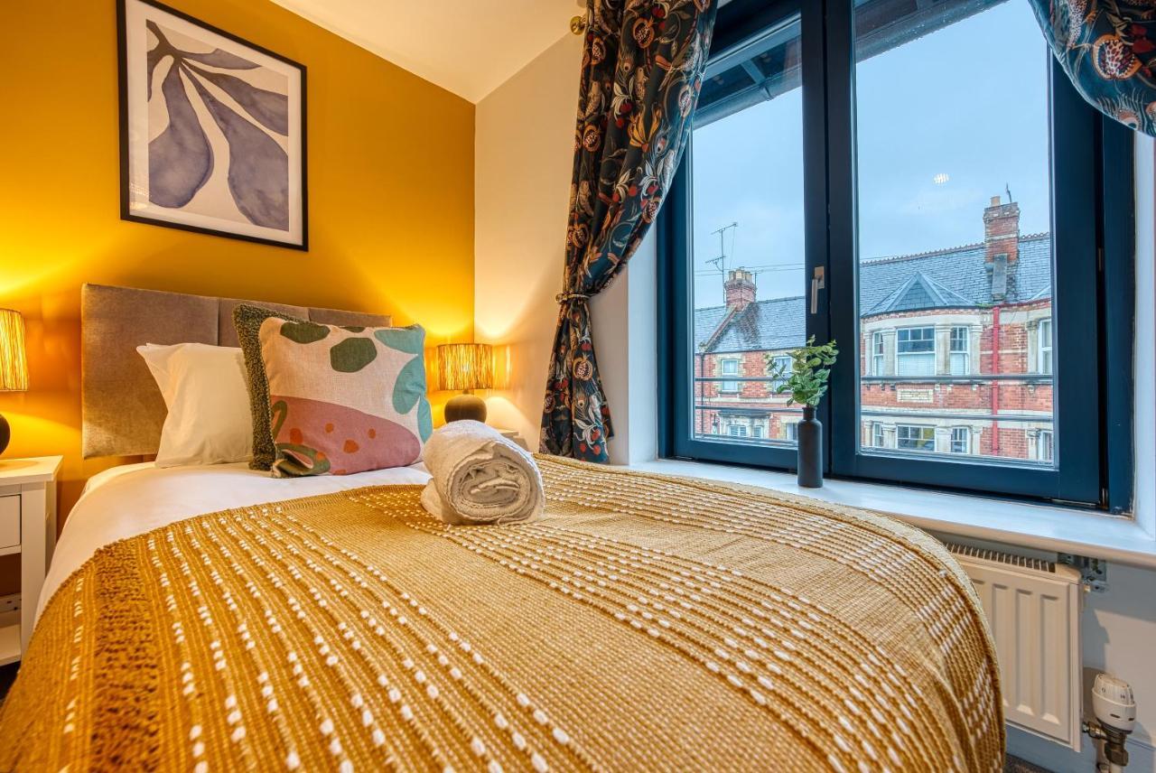 Ashcroft Loft By Timeless Stays - Stunning 3 Bedroom, 2 Bathrooms, Charming Central Apartment Featuring A Balcony Cirencester Kültér fotó